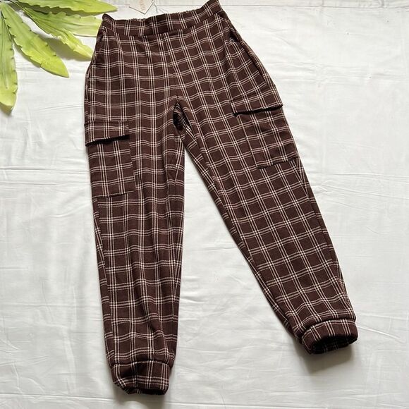 ⭐️nwt Revamped Plaid Cargo Jogger Pants⭐️ - Picture 2 of 8